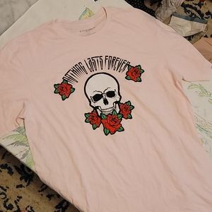 SLC Nothing Lasts Forever Skull Roses NWT T Shirt